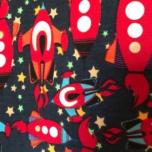 Lularoe Perfect Tee In Rockets! *Total Unicorn*